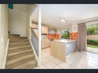 2 / 4 University Drive, Robina