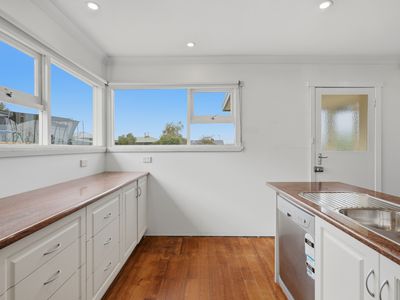 4 Walkers Avenue, Newnham