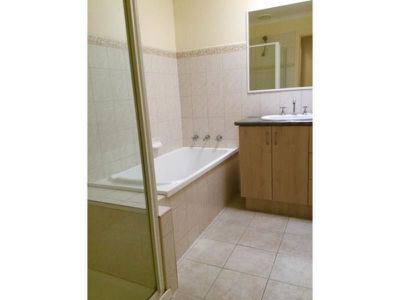 1 / 23 Barrot Avenue, Hoppers Crossing