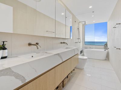 303 / 3 Twenty Third Avenue, Palm Beach
