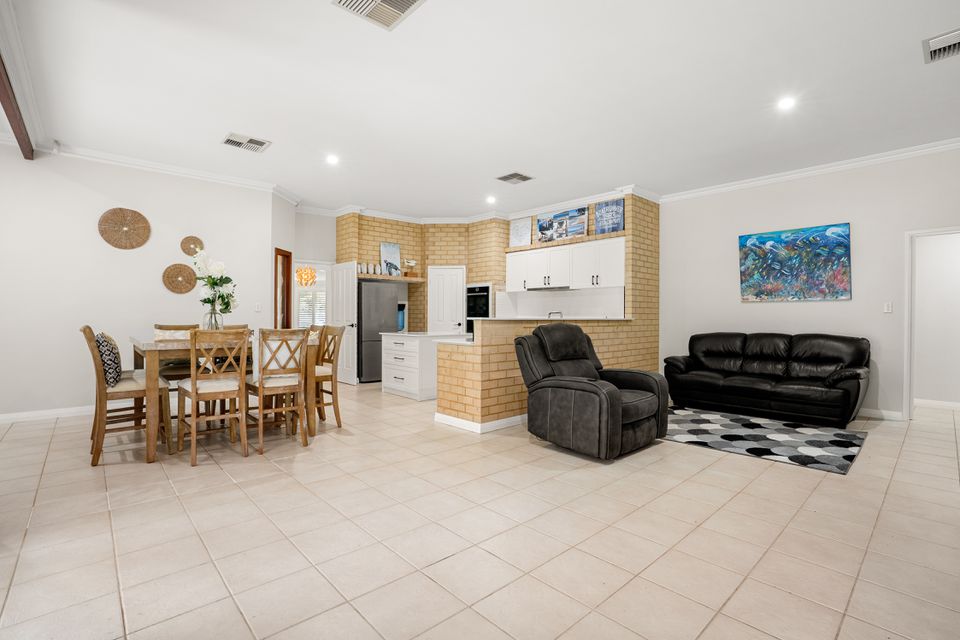 27 OAK WAY, Baldivis
