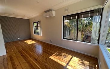 12 & 12A Fourth Avenue, Loftus