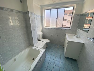 9 / 22 Remembrance Avenue, Warwick Farm