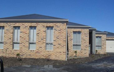 1 / 7 Delfta Court, Pakenham