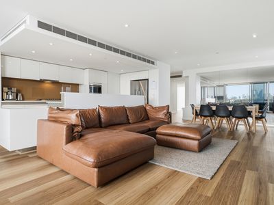 806 / 19 The Circus, Burswood