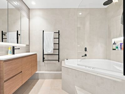 8 / 561 Spencer Street, West Melbourne
