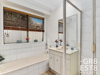 126 Strathaird Drive, Narre Warren South
