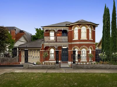 85 Napier Crescent, Essendon