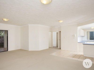 2 / 75 Cornwall Street, Annerley