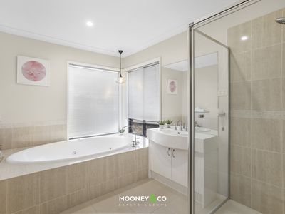 6 Silverstone Drive, Cranbourne