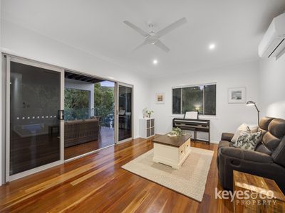 24 The Point, Castle Hill