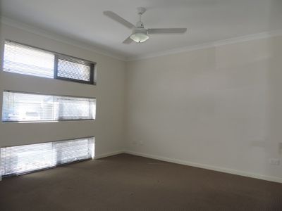 16 Midgegooroo Street, Ellenbrook