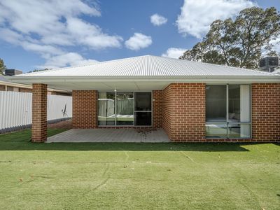 9B Towton Street, Redcliffe
