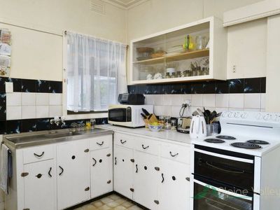 36 Lakeside Avenue, Mount Beauty