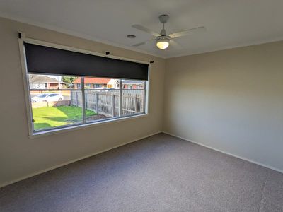 8 Vega Court, Newcomb