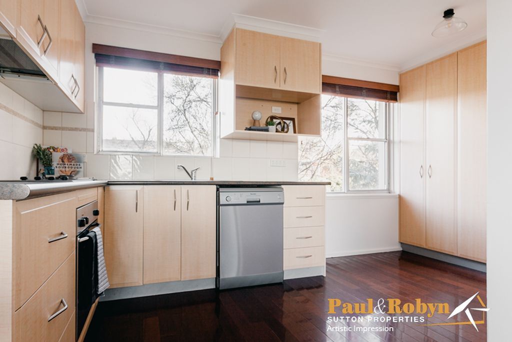 8 / 6 Nuyts Street, Red Hill