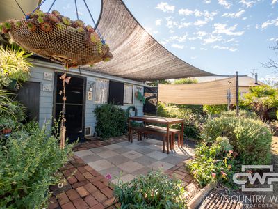 6 Coakes Street, Guyra