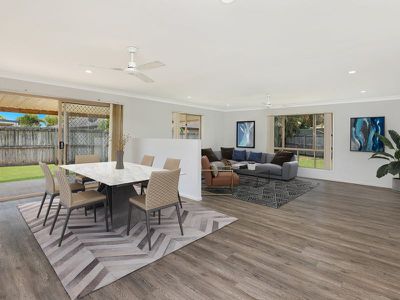 21 Pembroke Crescent, Sippy Downs