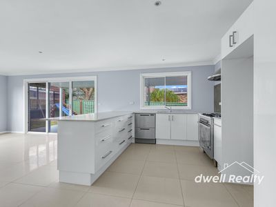 4 DEANE STREET, St Georges Basin
