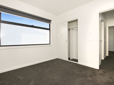 2/5 Bristol Road, Pascoe Vale