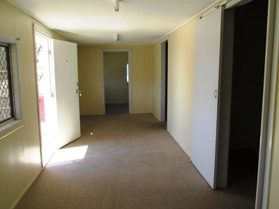 124 Wren street, Longreach