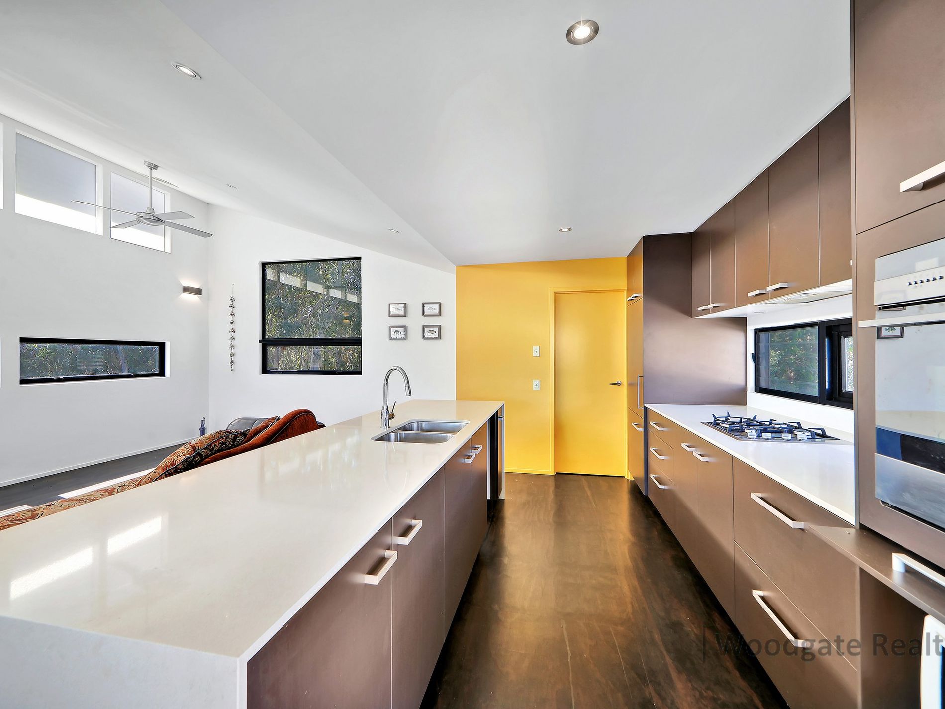 6 WHALE COURT, Woodgate