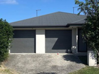 2 / 14 Creekstone Ave "Edens Crossing", Redbank Plains