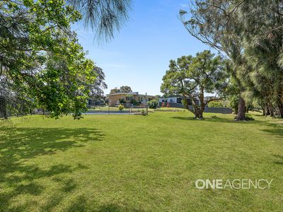 2 Crookhaven Drive, Greenwell Point