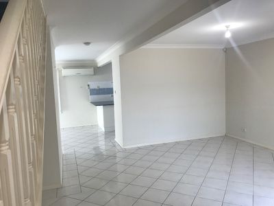 124 Cockatiel Circuit, Green Valley
