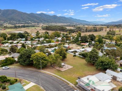 30 Freeburgh Avenue, Mount Beauty
