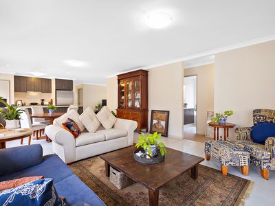17 Pinot Loop, Pearsall