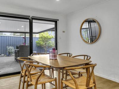 5 Parwan Close, Riverhills