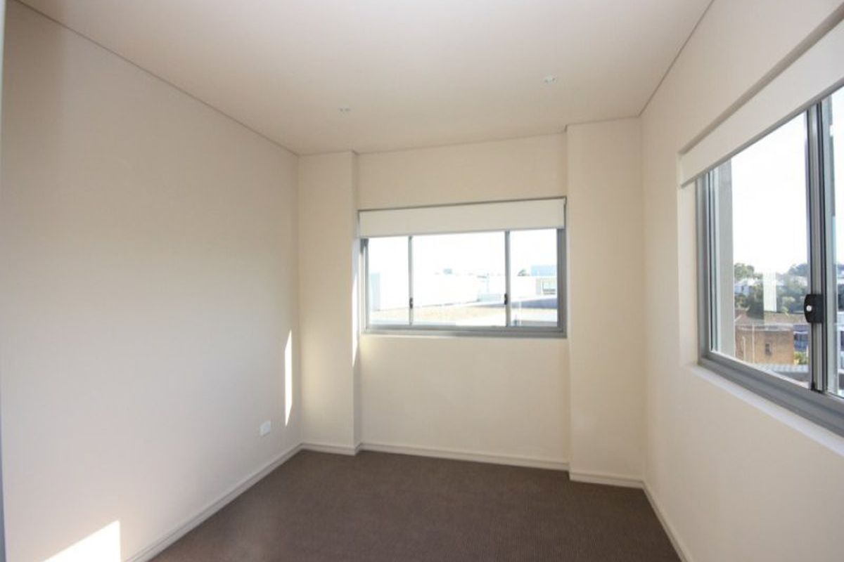 54A Blackwall Point Road, Chiswick
