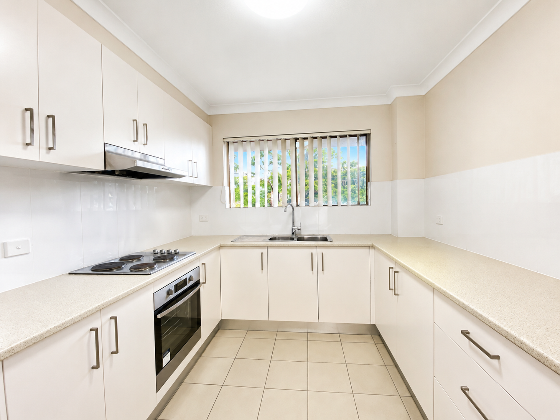 4 / 4 Railway Parade, Westmead