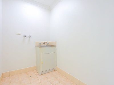 2 / 9 Merope Close, Rockingham