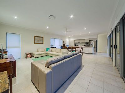 16 Macquarie Street, Wakerley