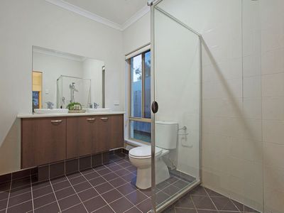 32 Figtree Place, Wakerley