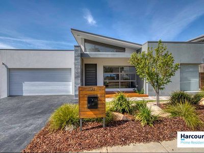 32 Edna Thompson Crescent, Casey