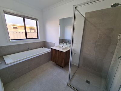 40 Tournament Drive, Mooroopna