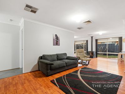 10 Gaby Way, Marangaroo
