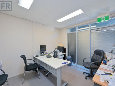 1 / 34 Bushland Ridge, Bibra Lake