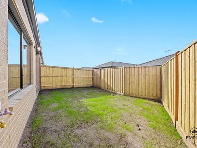 25 Darwinia Avenue, Clyde