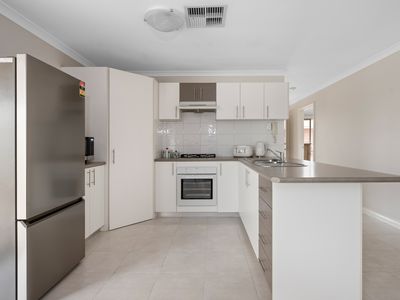2 / 7 Bull Way, Somerville