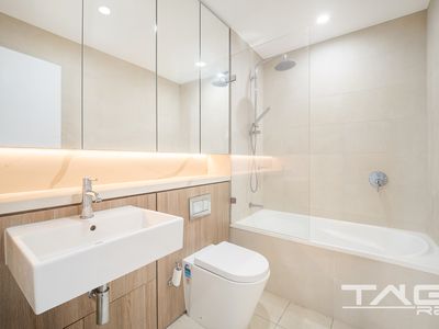1741 / 9 Maple Tree Road, Westmead