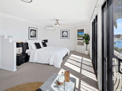 65 Wedgebill Parade, Burleigh Waters