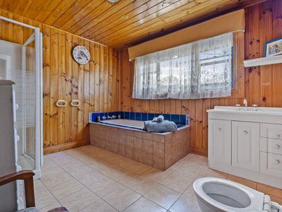 36 Cray Point Parade, Eggs And Bacon Bay