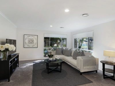 33 Seacove Court, Noosa Waters