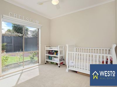 4 Radiata Close, Wyndham Vale