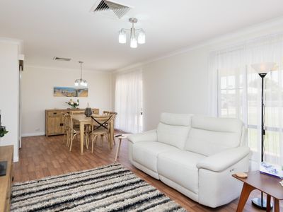 17 Littlewood Place, West Lamington