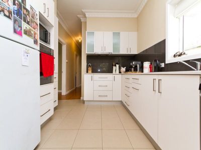 282 Mount Street, East Albury